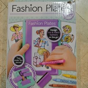 FASHION PLATES TRAVEL PLAY SET